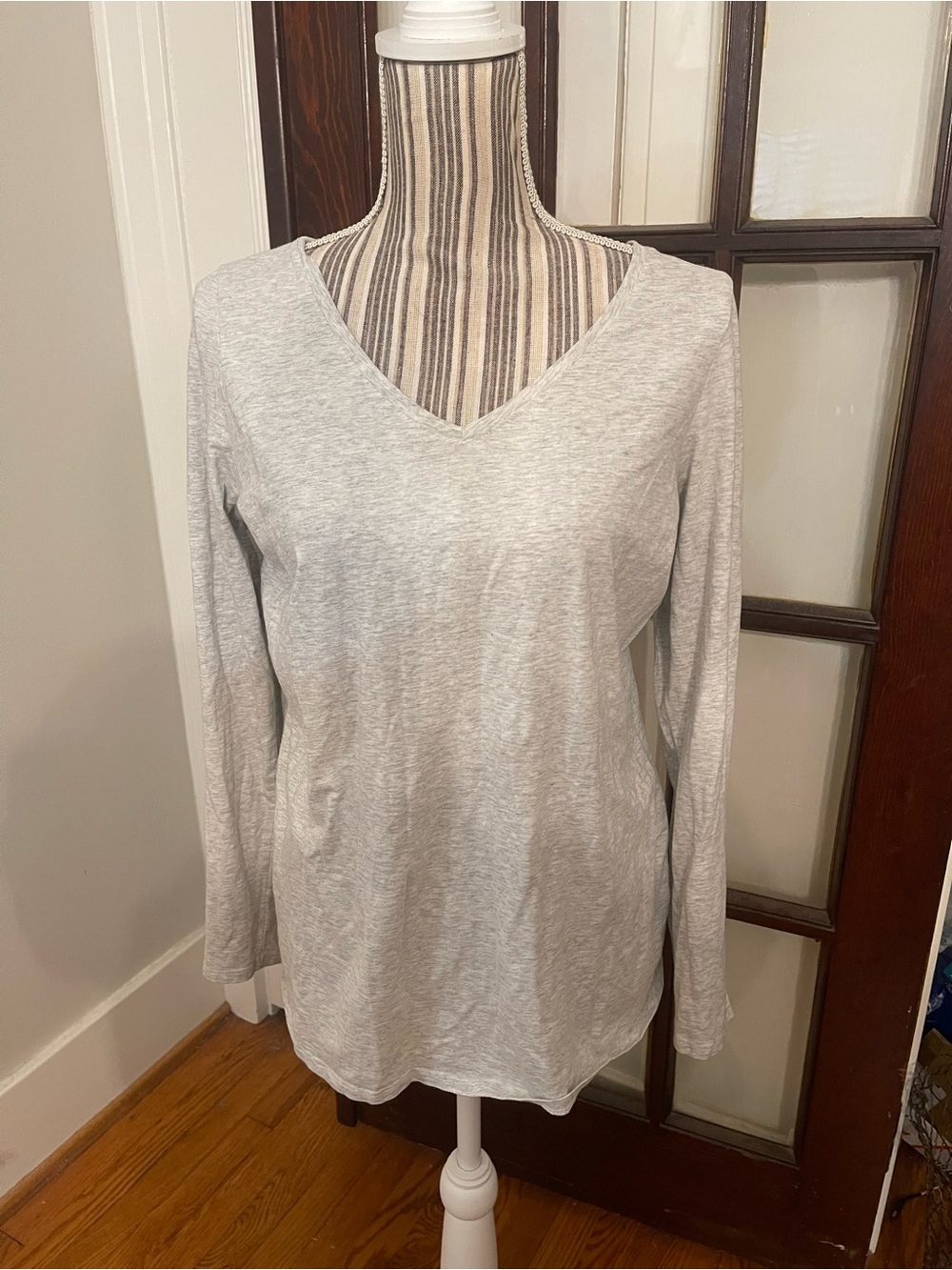 Women's Lightweight V-Neck Long Sleeve Tee - Light Gray